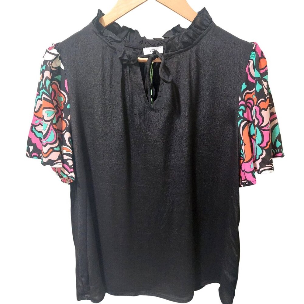 NWT Voy Women's Black Top W/ Colorful Abstract Sleeves Size Small - Picture 5 of 8
